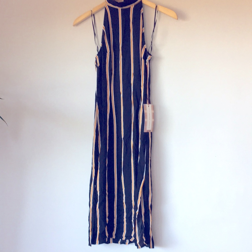 NWT! FOREVER 21 contemporary gold/white/black vertical stripes. Size small
